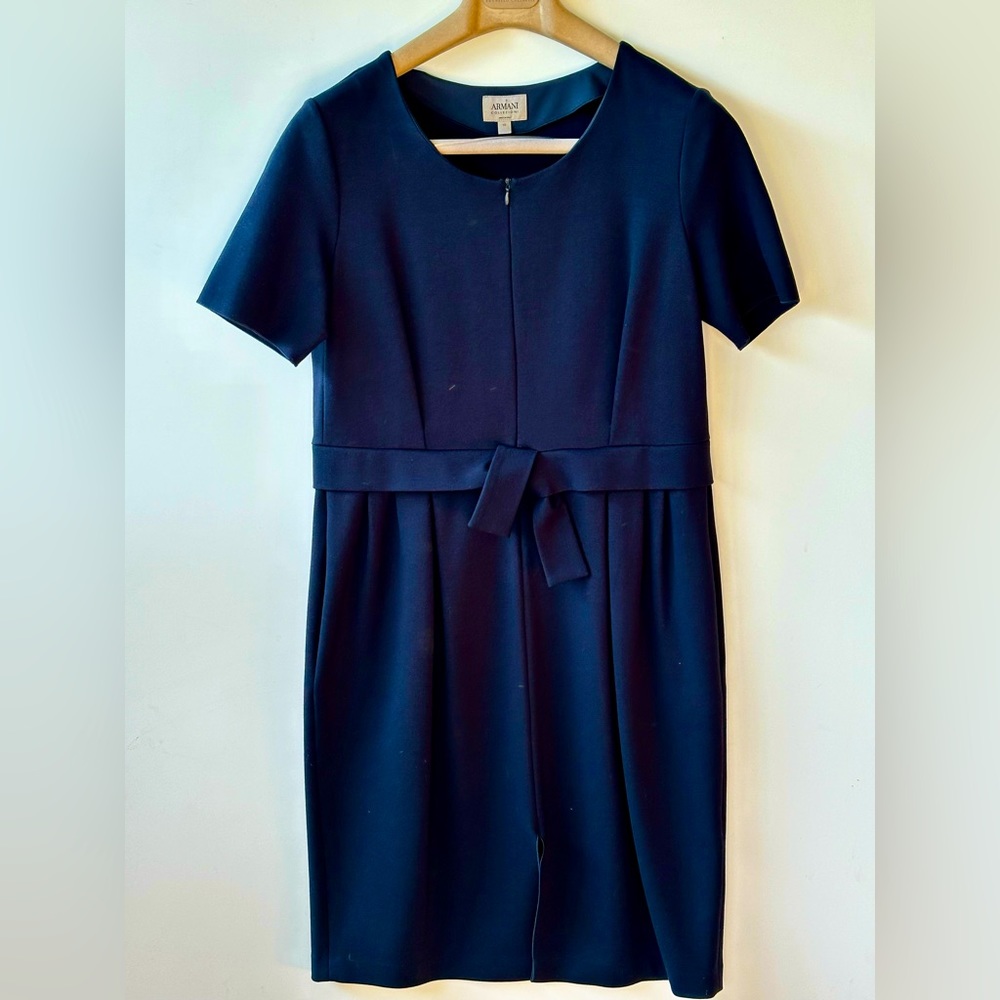 EUC Armani Collezioni Ponte Navy Short Sleeve Sheath Dress, Scoop Neck, Bow, 10